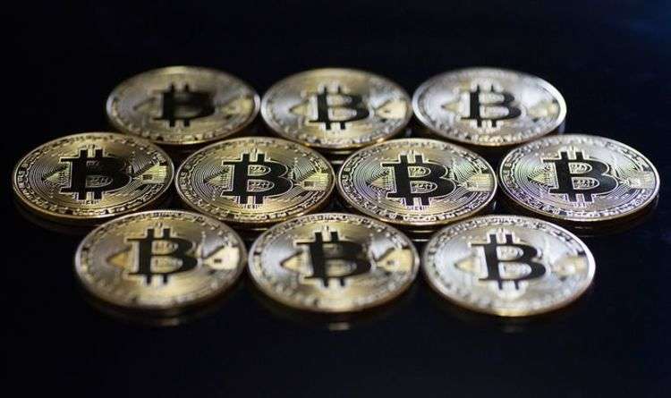 Interface of USDT flasher tool displaying simulated Tether transactions for crypto app testing and training.